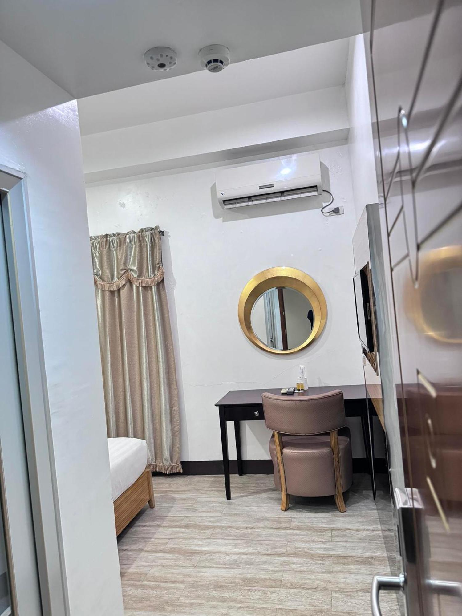 Jeamco Royal Hotel-Palawan Puerto Princesa Zewnętrze zdjęcie
