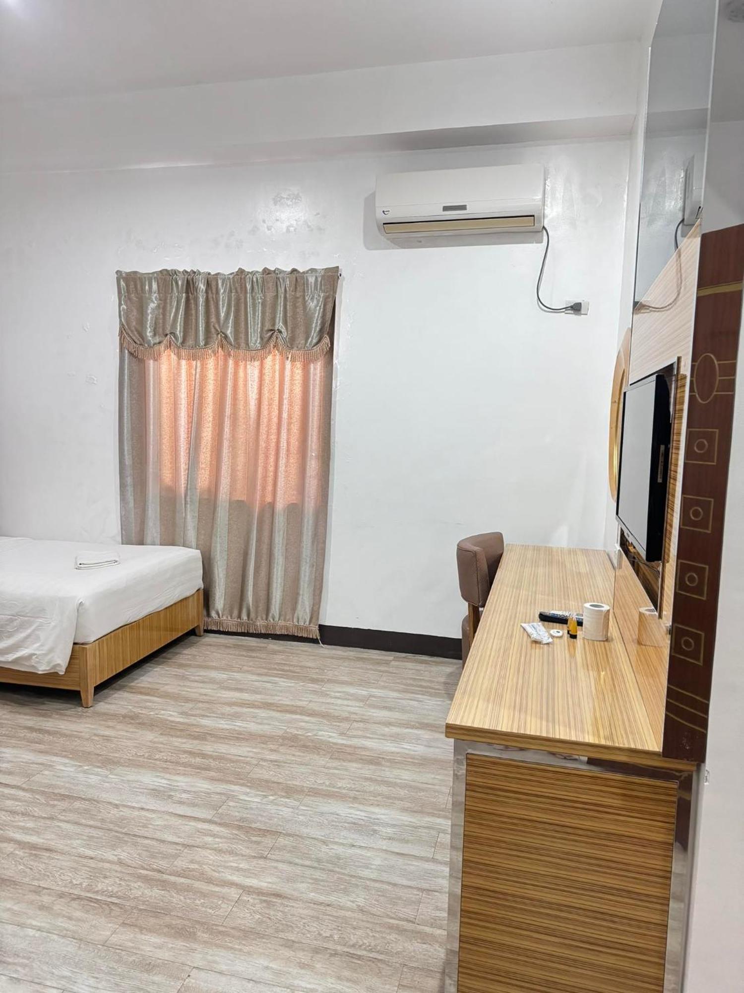 Jeamco Royal Hotel-Palawan Puerto Princesa Zewnętrze zdjęcie