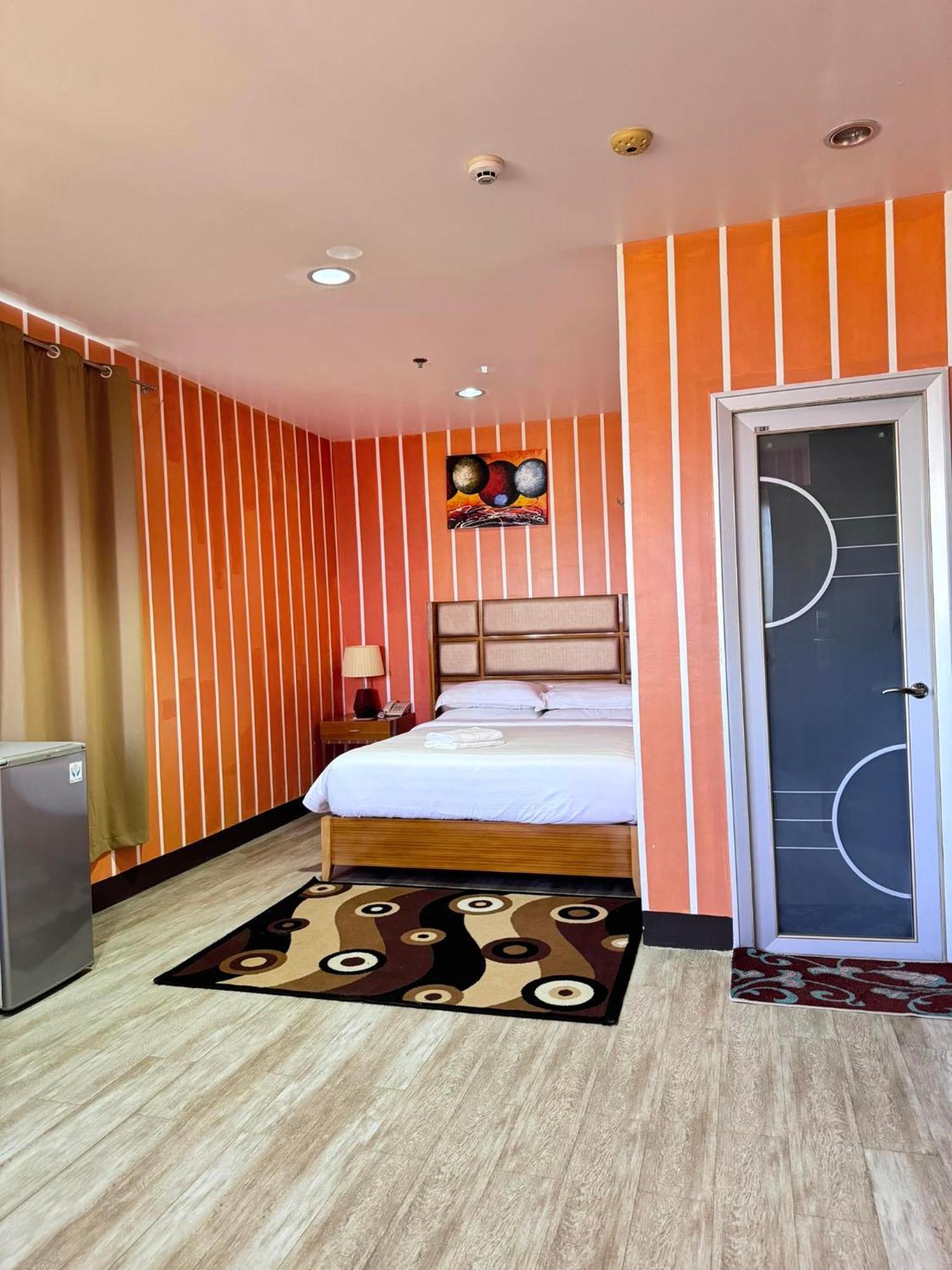 Jeamco Royal Hotel-Palawan Puerto Princesa Zewnętrze zdjęcie