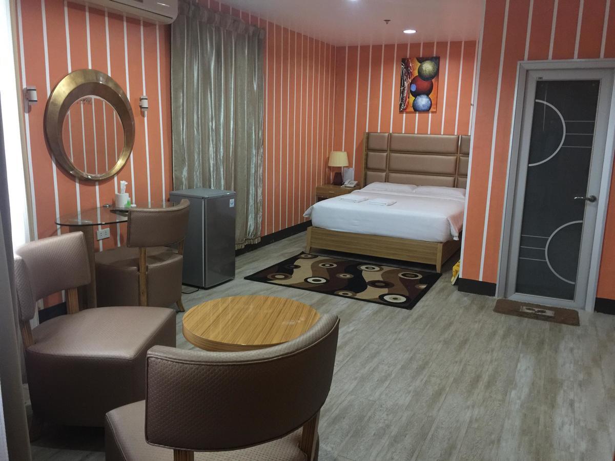 Jeamco Royal Hotel-Palawan Puerto Princesa Zewnętrze zdjęcie